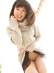 Azusa Onodera exposes her japanese tiny tits