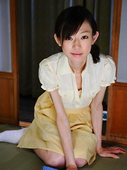 Young servant Aoba Itou poses in her lingerie