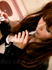 Horny Asian gal Yui Igawa sucks a big pecker
